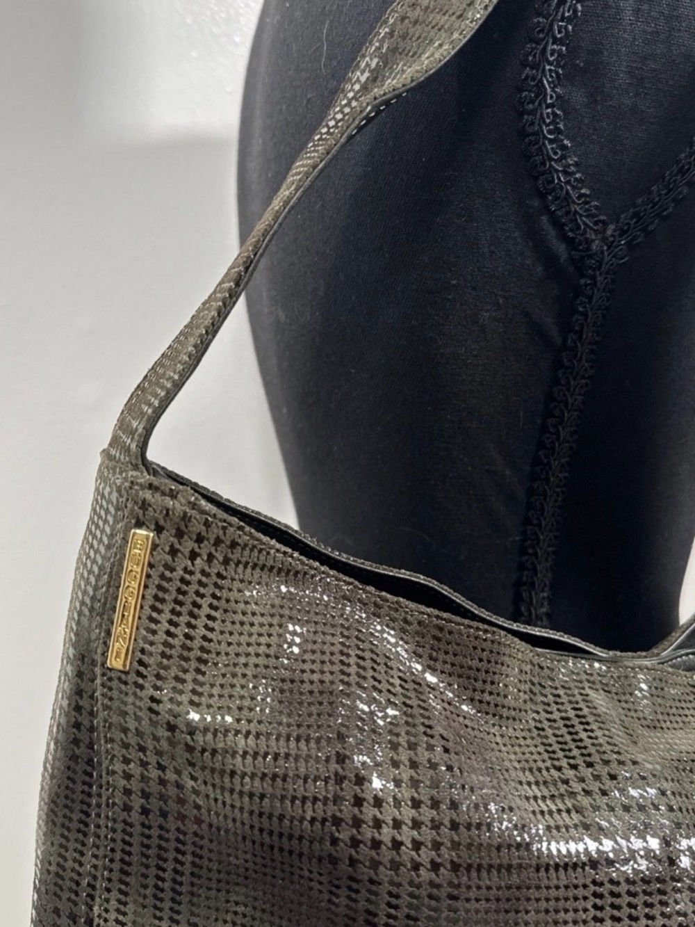 Marco Buggiani Italy Textured Leather Shoulder Bag, Hidden Exterior Pocket - Picture 2 of 7